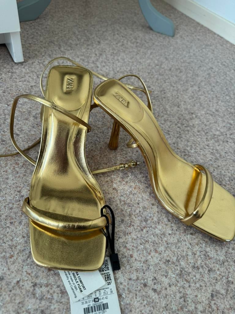 Zara hak sandelen, Kleding | Dames, Overige kleuren, Nieuw, Sandalen of Muiltjes, Ophalen of Verzenden