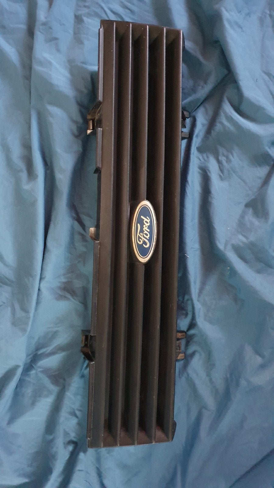 FORD ESCORT MK3 FRONT GRILL STANDARD 81AG8150AA, Auto-onderdelen, Motor en Toebehoren, Ophalen of Verzenden, Ford