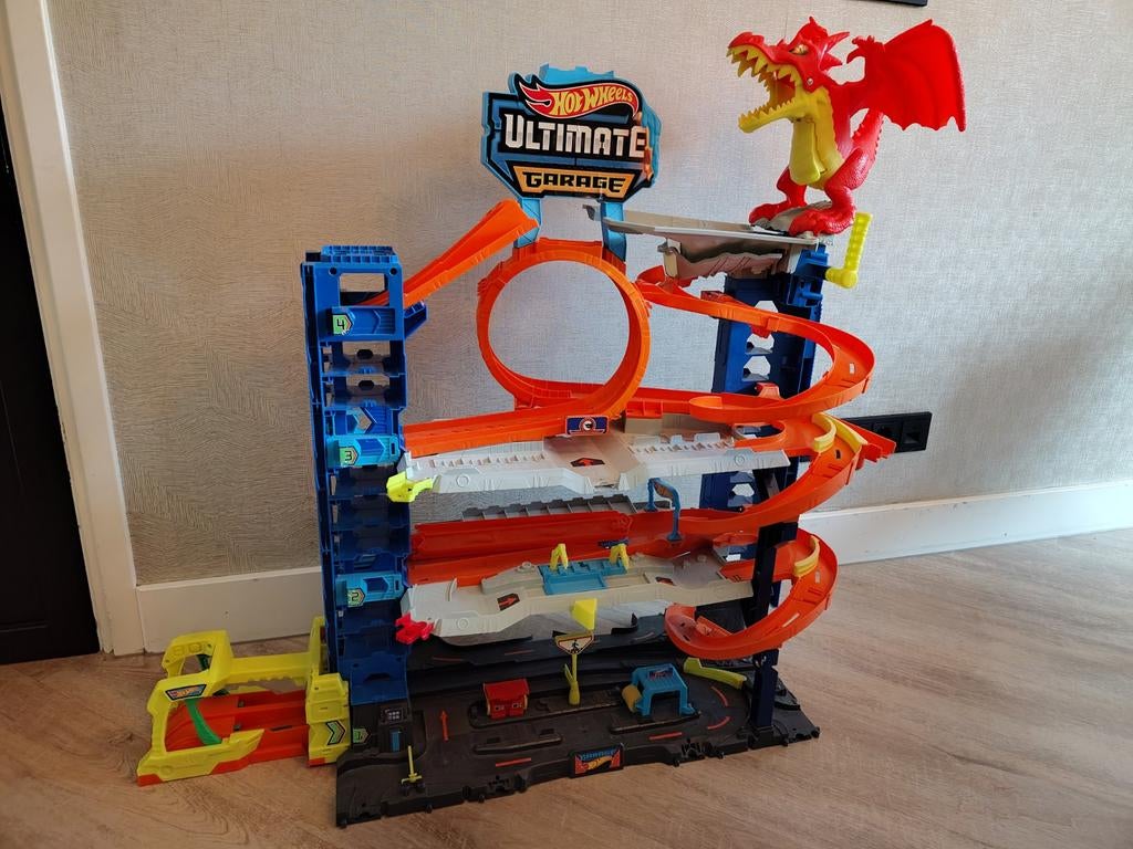 Hot Wheels Ultimate Garage met draak, Ophalen, Gebruikt