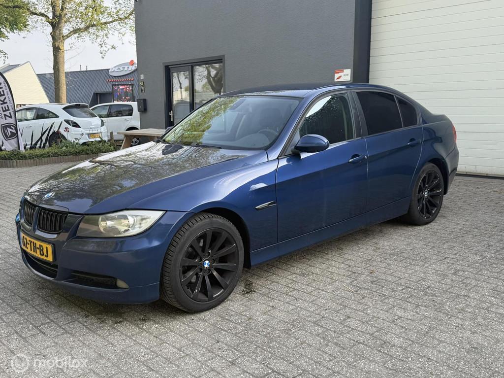 BMW 3-serie 320i Executive / Goed onderhouden / Automaat /, Auto's, BMW, Achterwielaandrijving, 4 cilinders, 150 pk, Blauw
