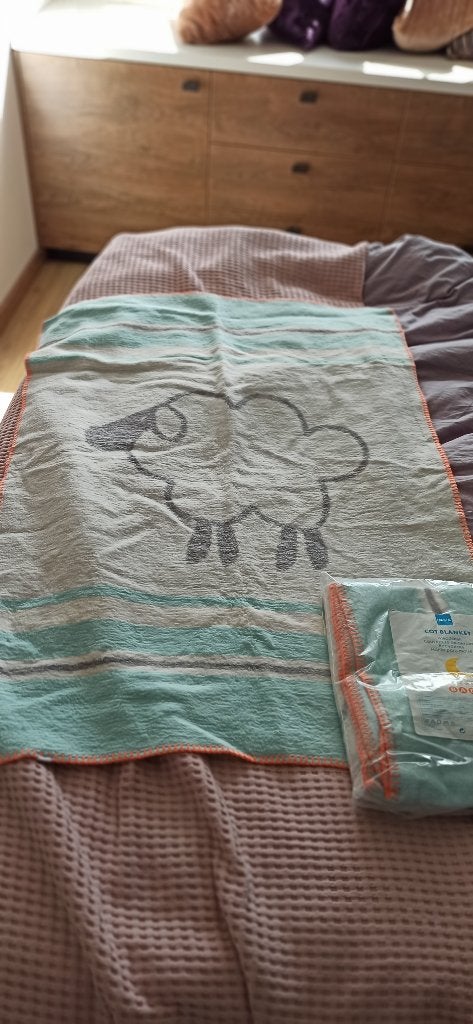 Beddengoed ledikant, Ophalen, Zo goed als nieuw, Ledikant