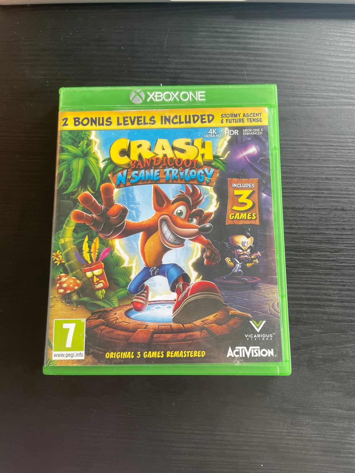 Crash Bandicoot N. Sane Trilogy Xbox One + garantie, Spelcomputers en Games, Gebruikt, One Microsoft Place, South County Business Park, Dublin D18 P521 IRELAND; Registered Office: 70 Sir Rogerson's Quay, Dublin D02 R296 IRELAND
