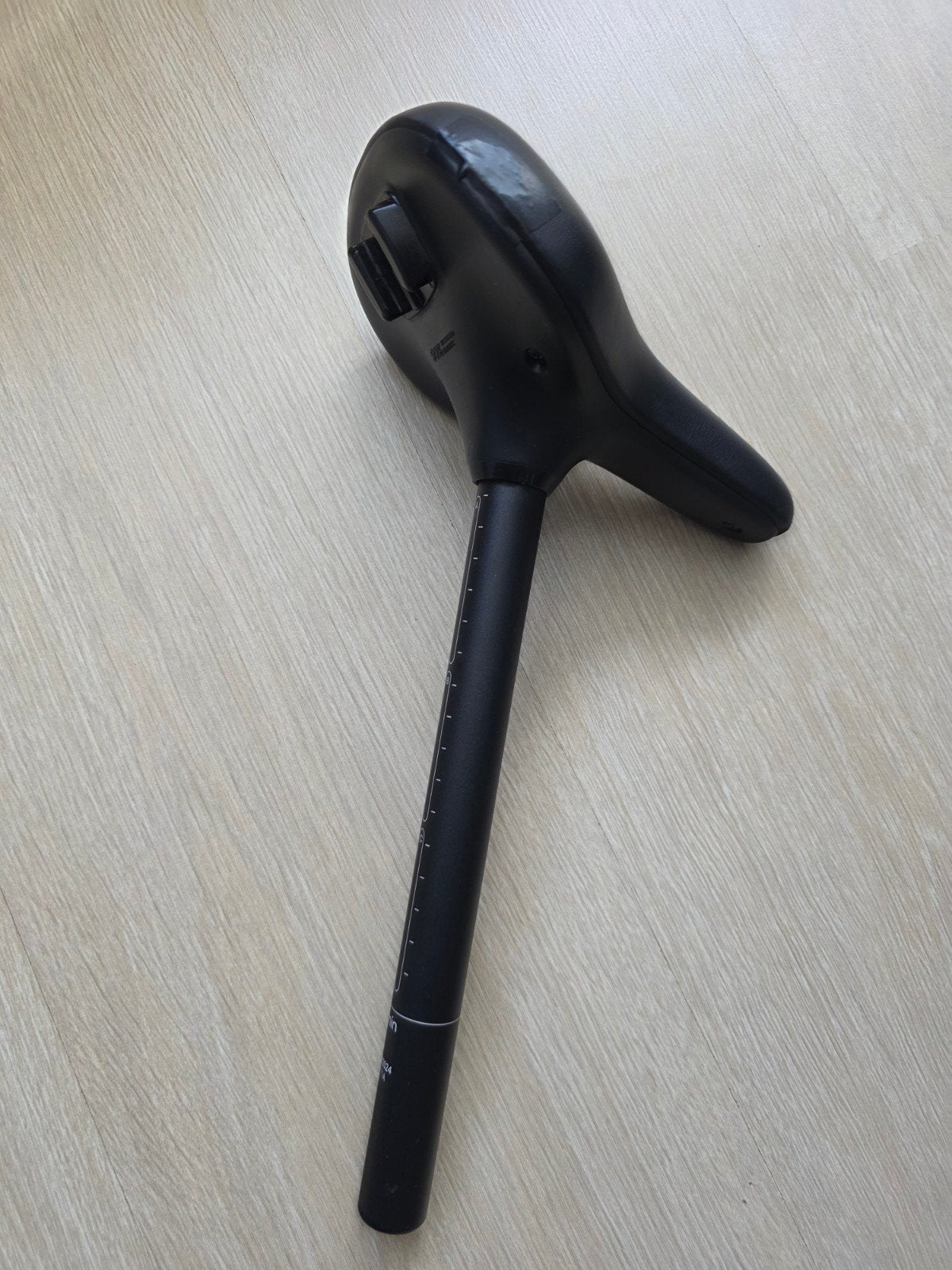 Woom fietszadel met zadelpen - voor go 1, 2 & 3, Ophalen of Verzenden, Gebruikt, Minder dan 16 inch