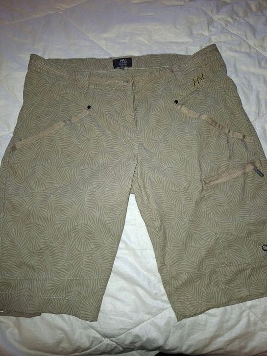 Human Nature Bermuda - Comfortabele korte broek, Ophalen of Verzenden, Zo goed als nieuw, Beige