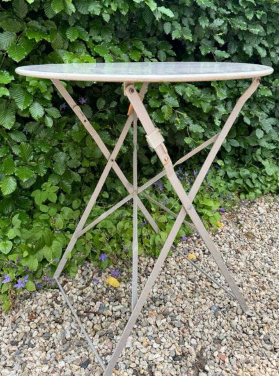 Rond metalen tafeltje zandkleur, Antiek en Kunst, Ophalen