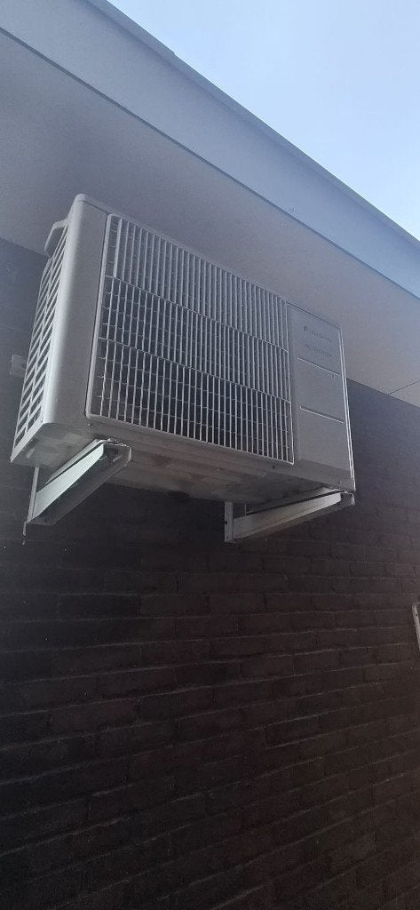 Fujitsu airco – 1 buitenunit + 2 binnenunits, Ophalen, 3 snelheden of meer, Afstandsbediening, Gebruikt