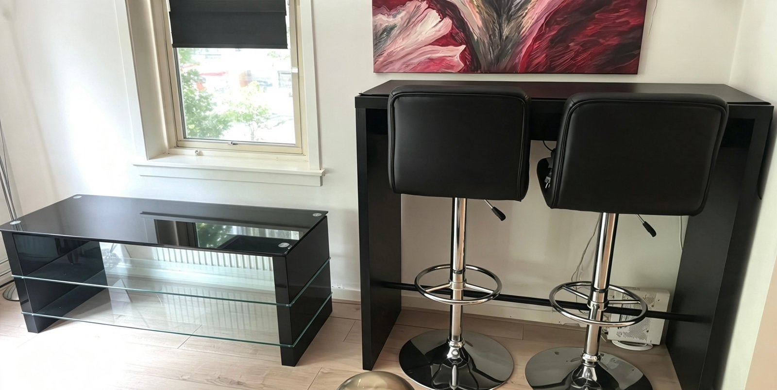 Bartafel/krukken + glazen tv meubel, Ophalen, Zo goed als nieuw