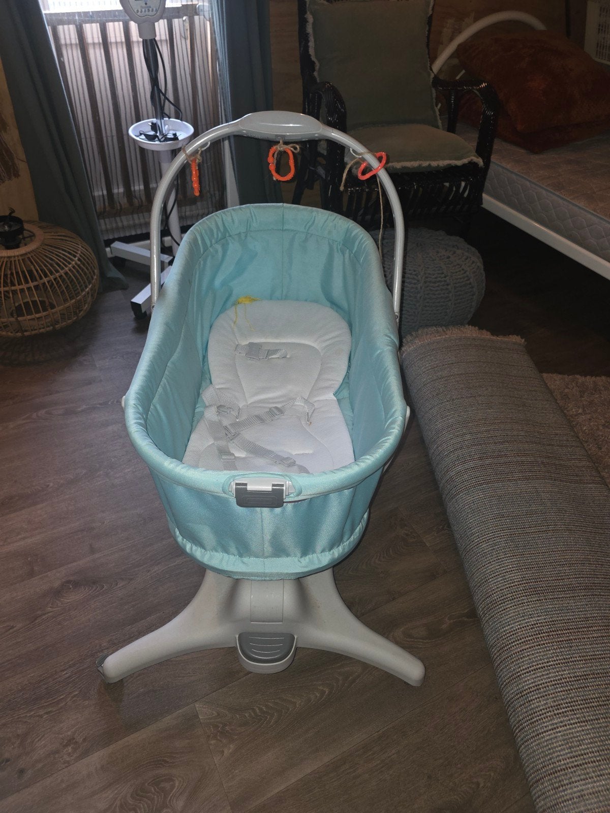 Comfortabele babywieg/schommelstoel met wielen, Ophalen of Verzenden, Gebruikt, Wieg