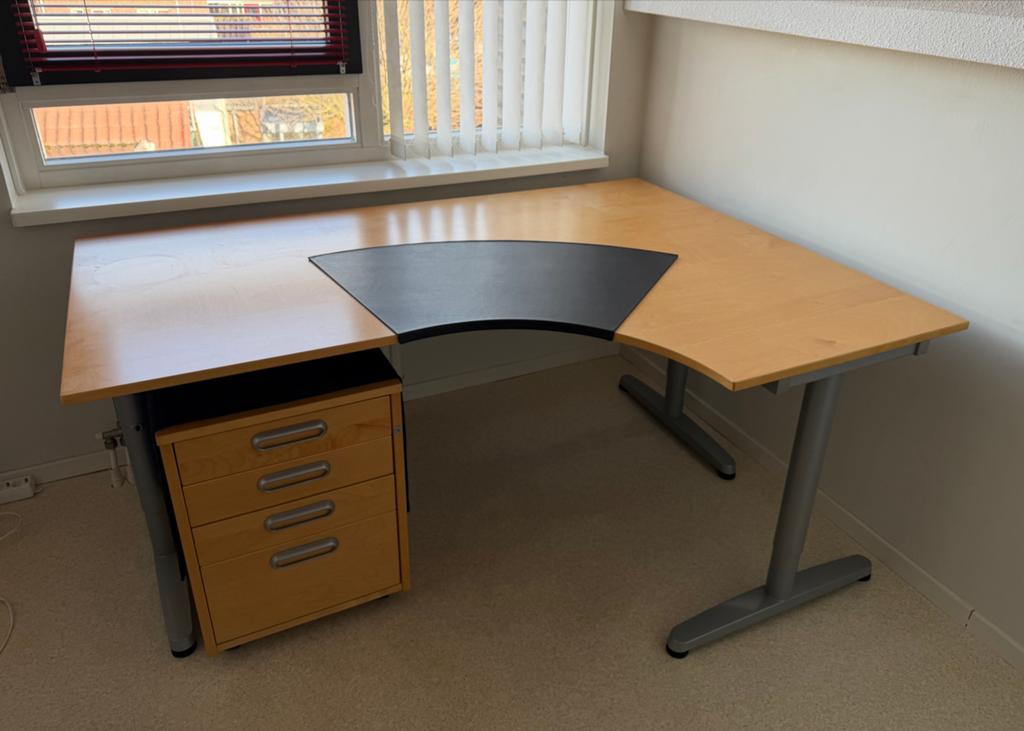 IKEA Galant Hoekbureau Eikenblad met Ladekastje, Huis en Inrichting, Bureaus, Ophalen, Gebruikt, Hout, Hoekbureau