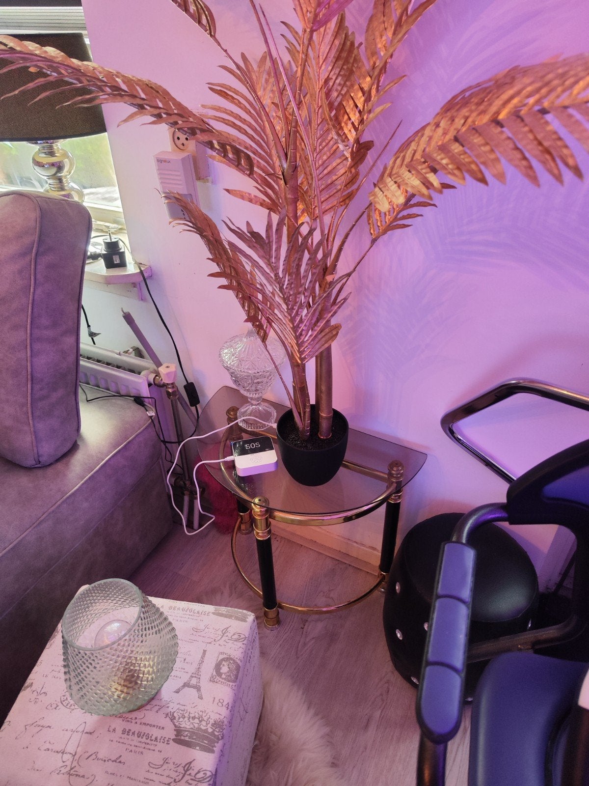 Gouden kunstpalm in pot op glazen bijzettafel, Ophalen, Zo goed als nieuw, Goud, Metaal