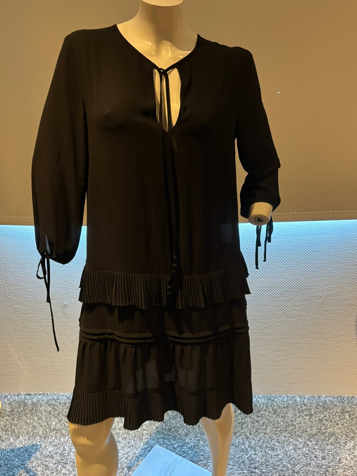 Blugirl jurkje met aparte onderkant maat it 42 nl 38, Kleding | Dames, Maat 38/40 (M), ., Zwart, Ophalen of Verzenden
