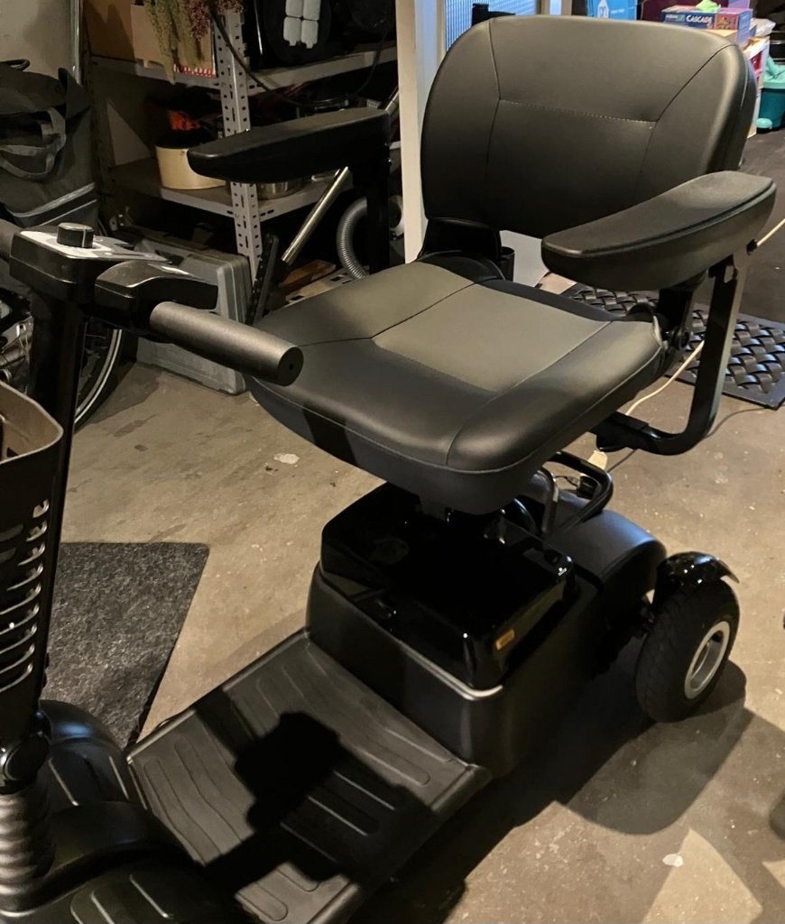 Scootmobiel Vivo Quick Start zwart ( Januari 2026 ) z.g.a.n., Ophalen, Opvouwbaar, Zo goed als nieuw
