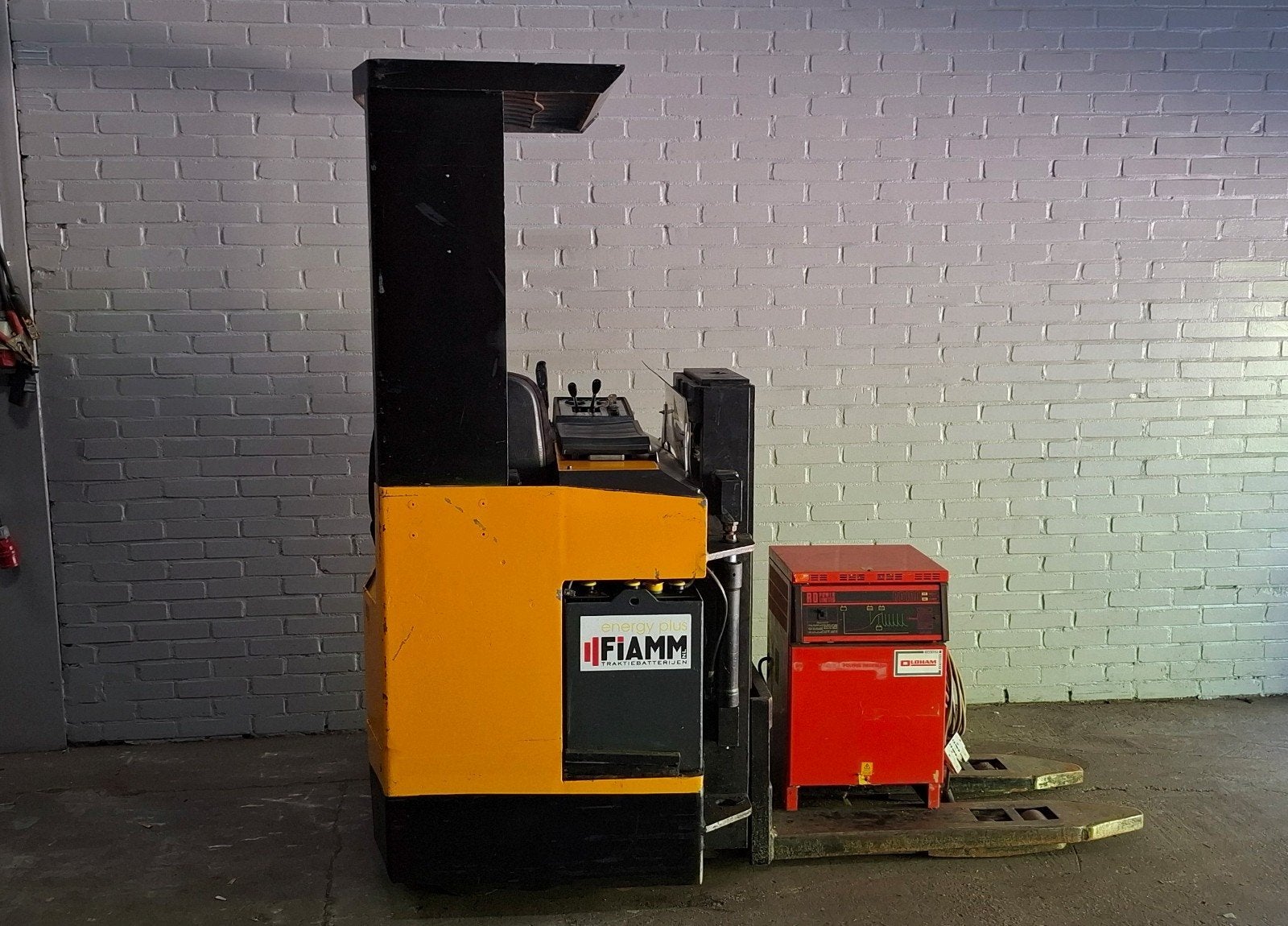 Atlet stapelaar / reachtruck. Accu uit 2020. Electrisch., Ophalen, Stapelaar, 1000 tot 2000 kg, Elektrisch