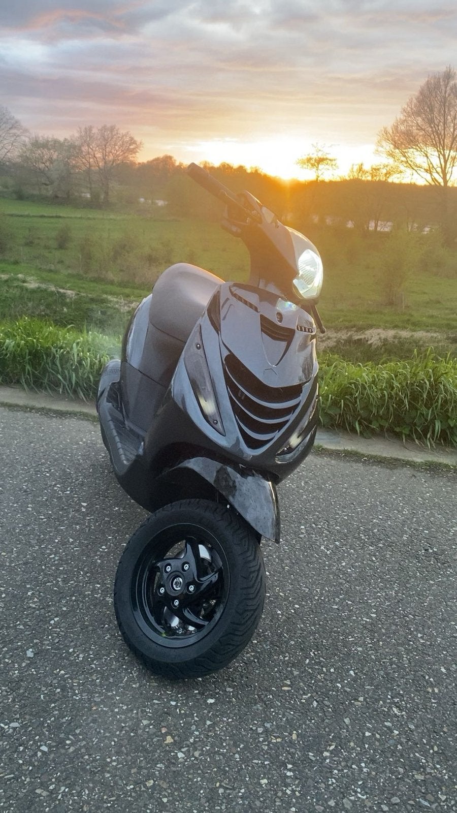 Zip 70cc 2takt met sp vork, Fietsen en Brommers, Scooters | Piaggio, Ophalen, Zo goed als nieuw, Tweetakt, Zip