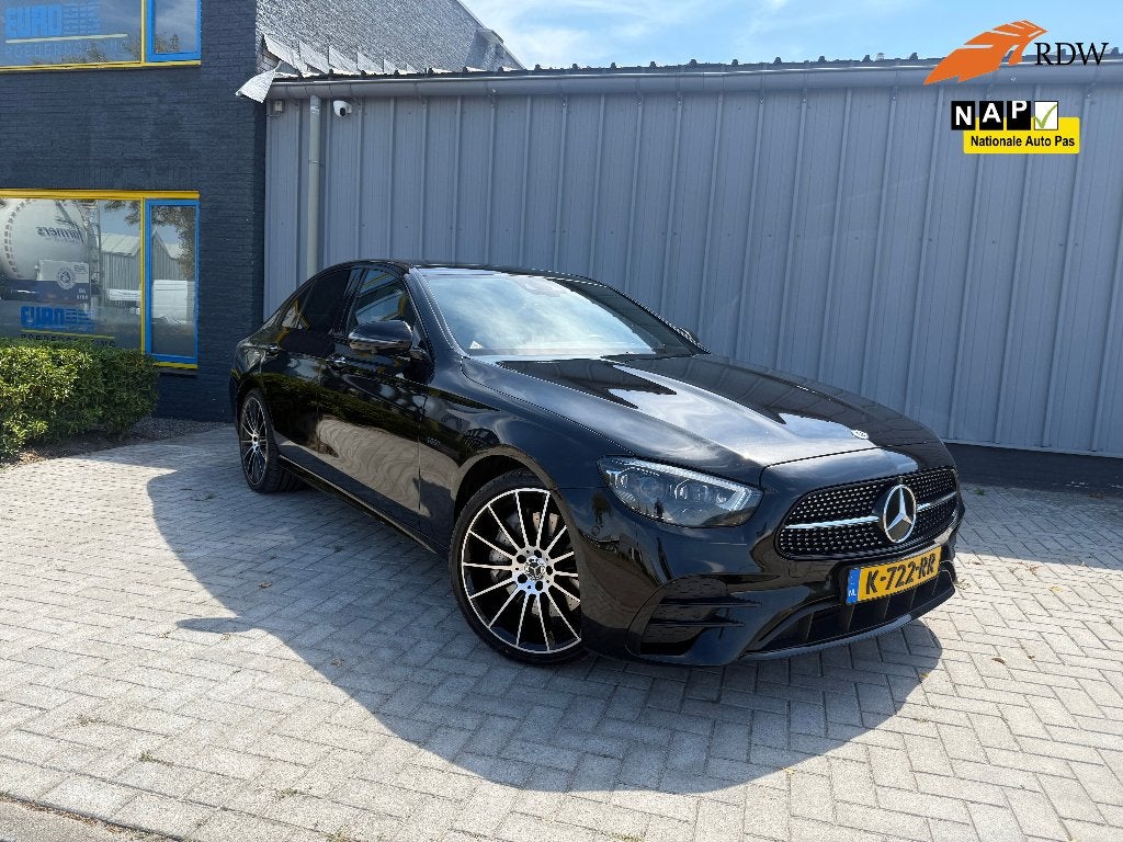 Mercedes-Benz E-Klasse E300 de 316pk 9G-TRONIC 2021 Zwart, Auto's, Automaat, 4 cilinders, 241 €/maand, Parkeerassistent