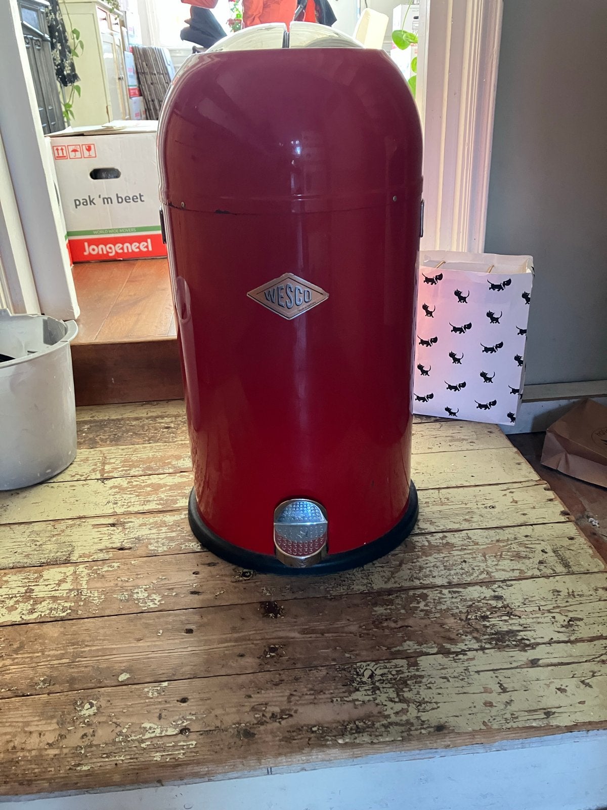 Wesco Prullenbak Rood met Pedaal - Zo goed als nieuw, Ophalen, Gebruikt, Met pedaal, 30 tot 40 liter