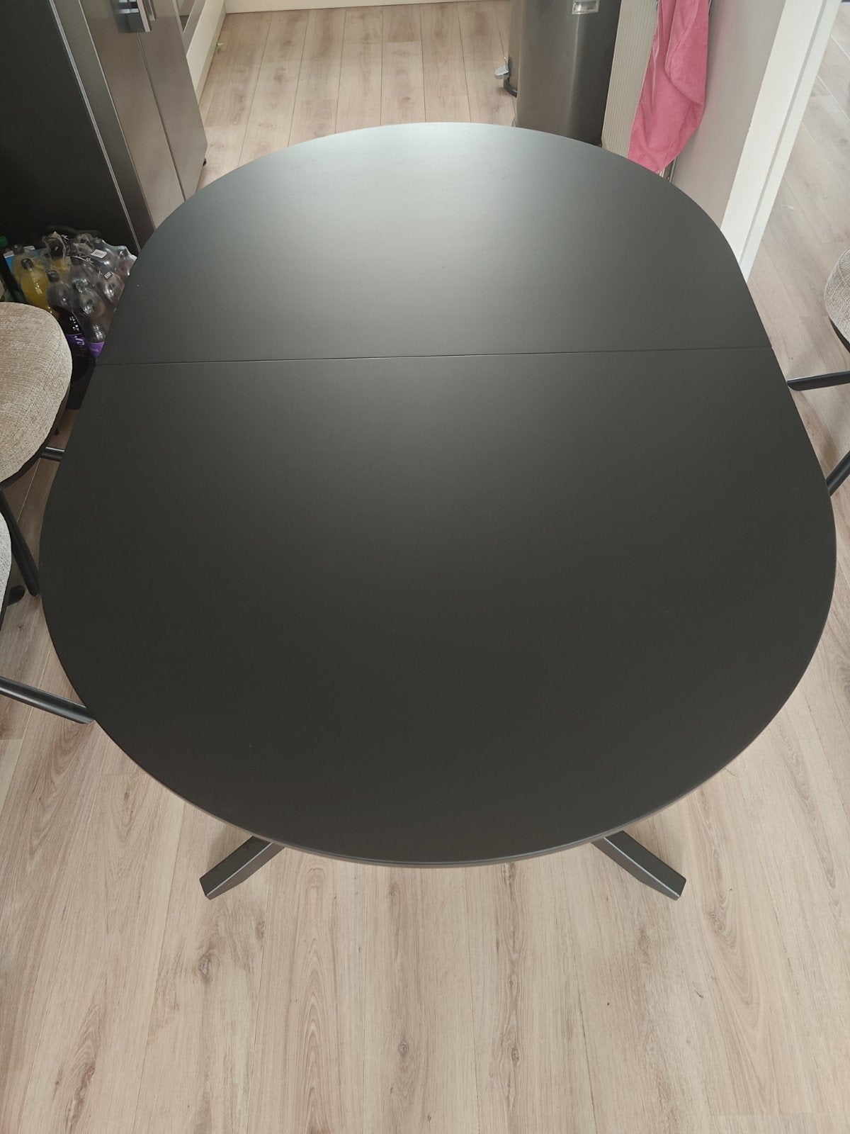 Nieuwe uitschuifbare eettafel tot 2,15 meter, Huis en Inrichting, Tafels | Eettafels, Ophalen, Nieuw, 50 tot 100 cm, 150 tot 200 cm