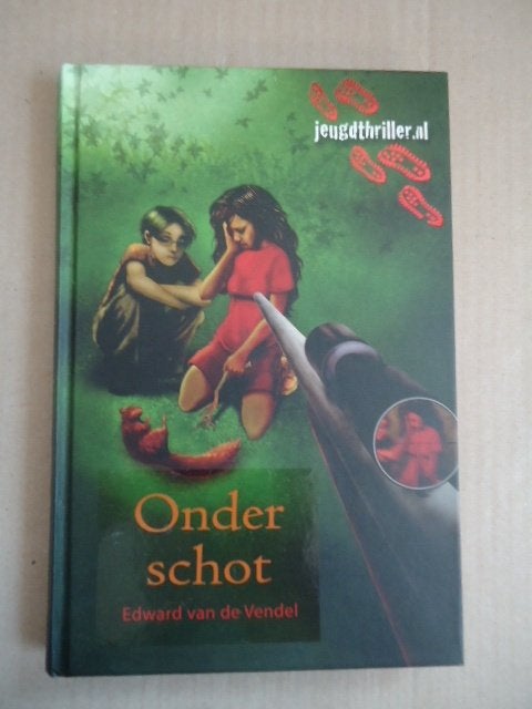 Onder schot, jeugdthriller. door Edward van de Vendel, Ophalen of Verzenden, Zo goed als nieuw