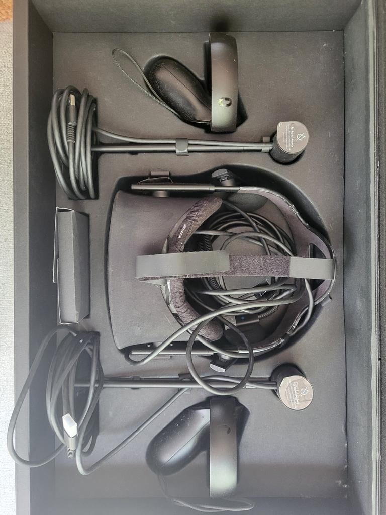 Oculus Rift CV1 VR-bril met extra sensor, Spelcomputers en Games, Virtual Reality, Zo goed als nieuw, Pc, VR-bril, Ophalen of Verzenden