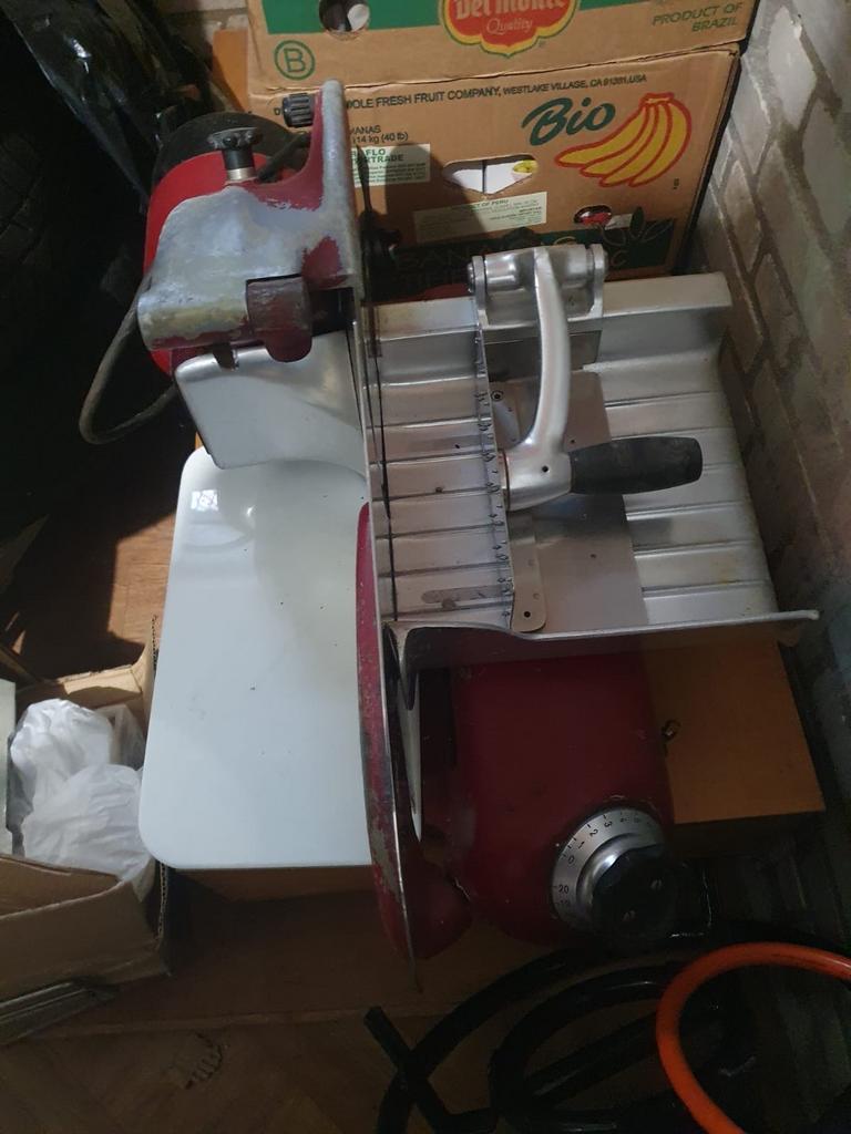 Professionele Snijmachine - Ideaal voor Vleeswaren, Ophalen of Verzenden, Gebruikt