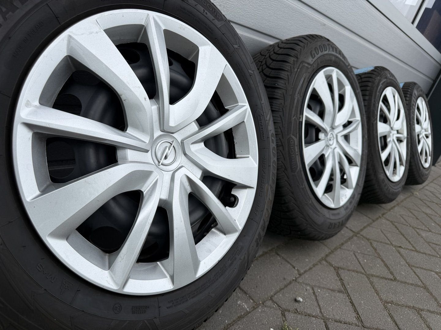 15 inch Opel Corsa e Peugeot Partner velgen winterbanden, Auto-onderdelen, Banden en Velgen, Gebruikt, 15 inch, -, -