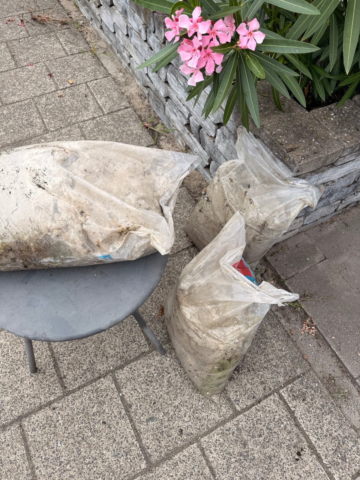 Gratis af te halen: Oud speelzand voor diverse doeleinden, Ophalen, Gebruikt, Speelzand