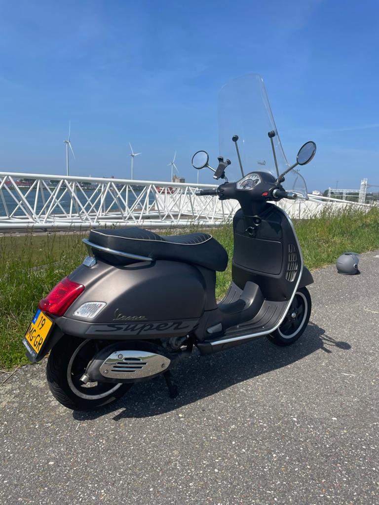 Vespa GTS 300cc MotorScooter, Motoren, Motoren | Overige merken, 300 cc, Particulier, Overig