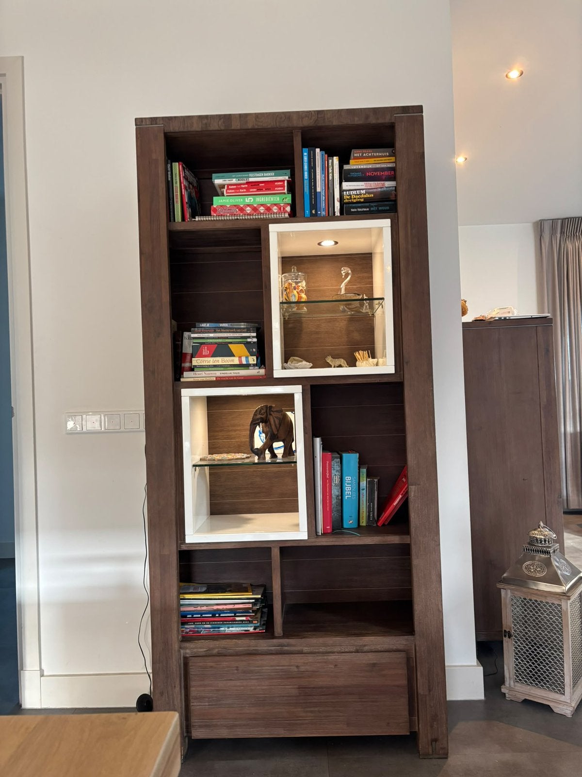 Henders & Hazel Cataluna hoge kast, Huis en Inrichting, Ophalen, Met plank(en), Gebruikt, 200 cm of meer