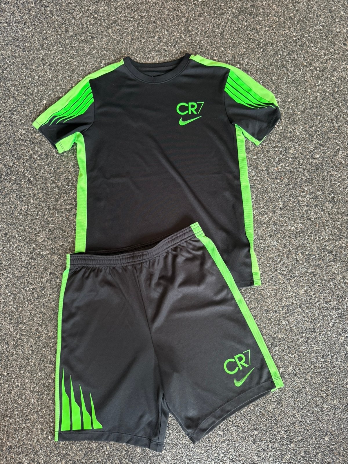 Nike CR7 setje maat L/147-158, Ophalen, Zo goed als nieuw, Jongen, Setje