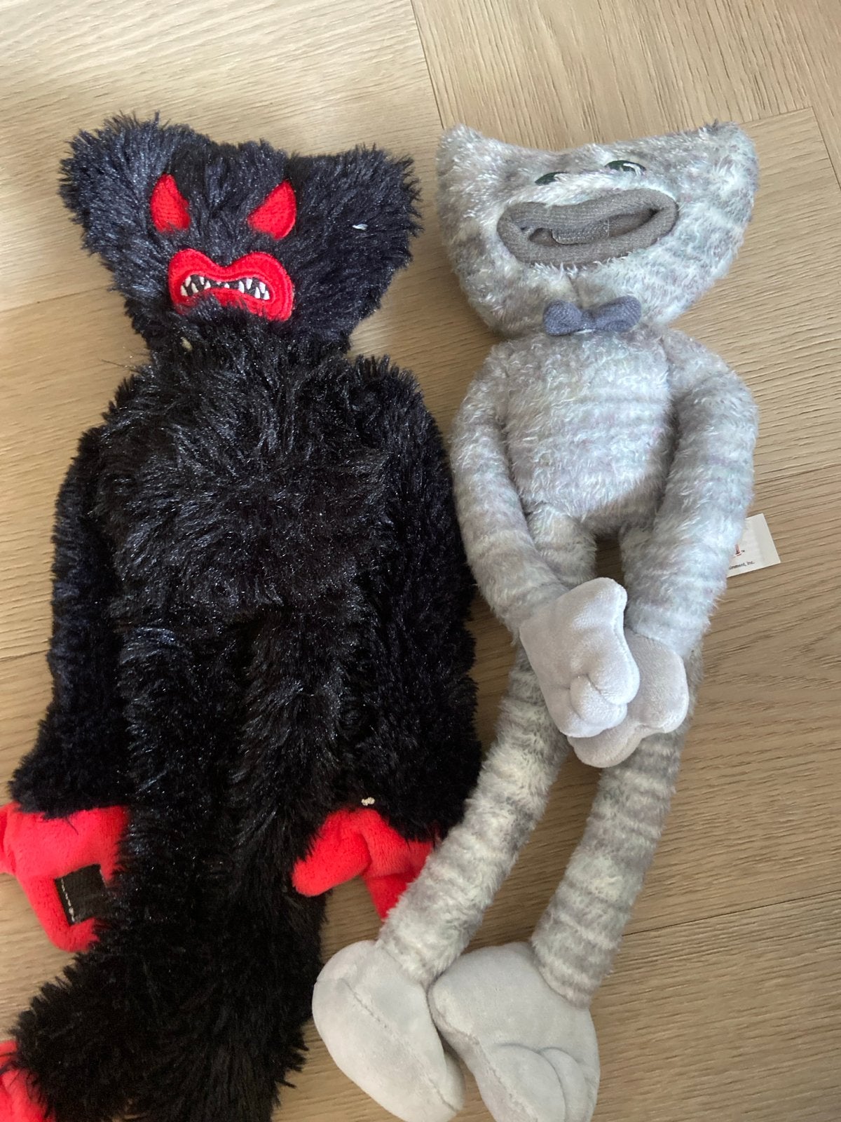 Twee Poppy Playtime knuffels - Huggy Wuggy en Kissy Missy, Gebruikt, Overige karakters, Overige typen, Zwart