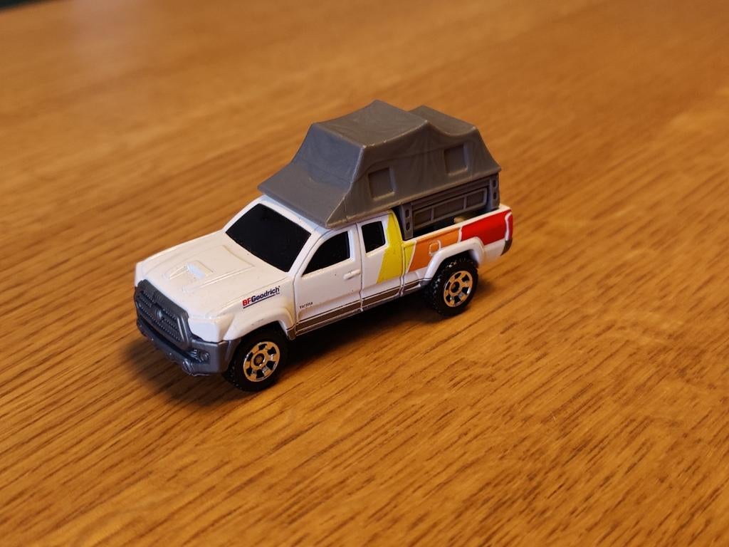 Matchbox Toyota Tacoma Camper, Ophalen of Verzenden, Zo goed als nieuw, Auto