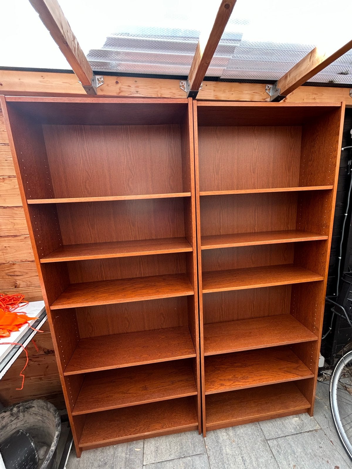 2x IKEA Boekenkast walnoot/Eikenlook 202x80x28cm, Met plank(en), Gebruikt, 200 cm of meer, Eikenhout