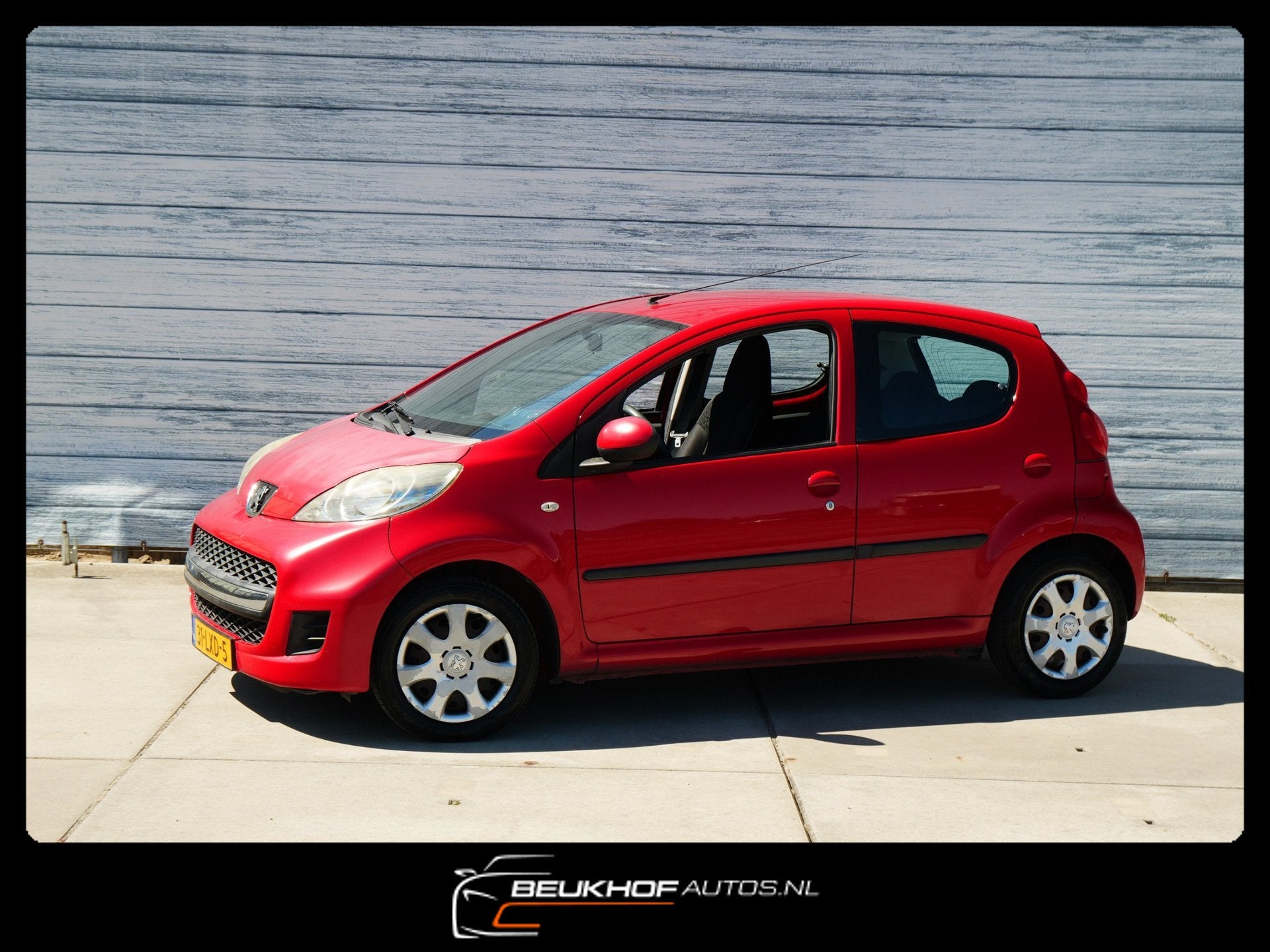 Peugeot 107 1.0-12V XS Sport Airco 5dr Apk tot 05-2027, Auto's, Peugeot, Voorwielaandrijving, Stof, Gebruikt, Zwart