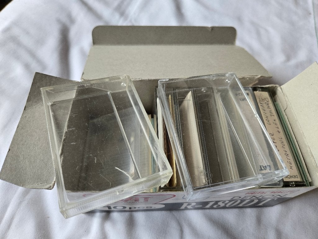 8 lege doosjes DAT Digital Audio Tape bandjes, ook etiketjes, Ophalen of Verzenden, Gebruikt