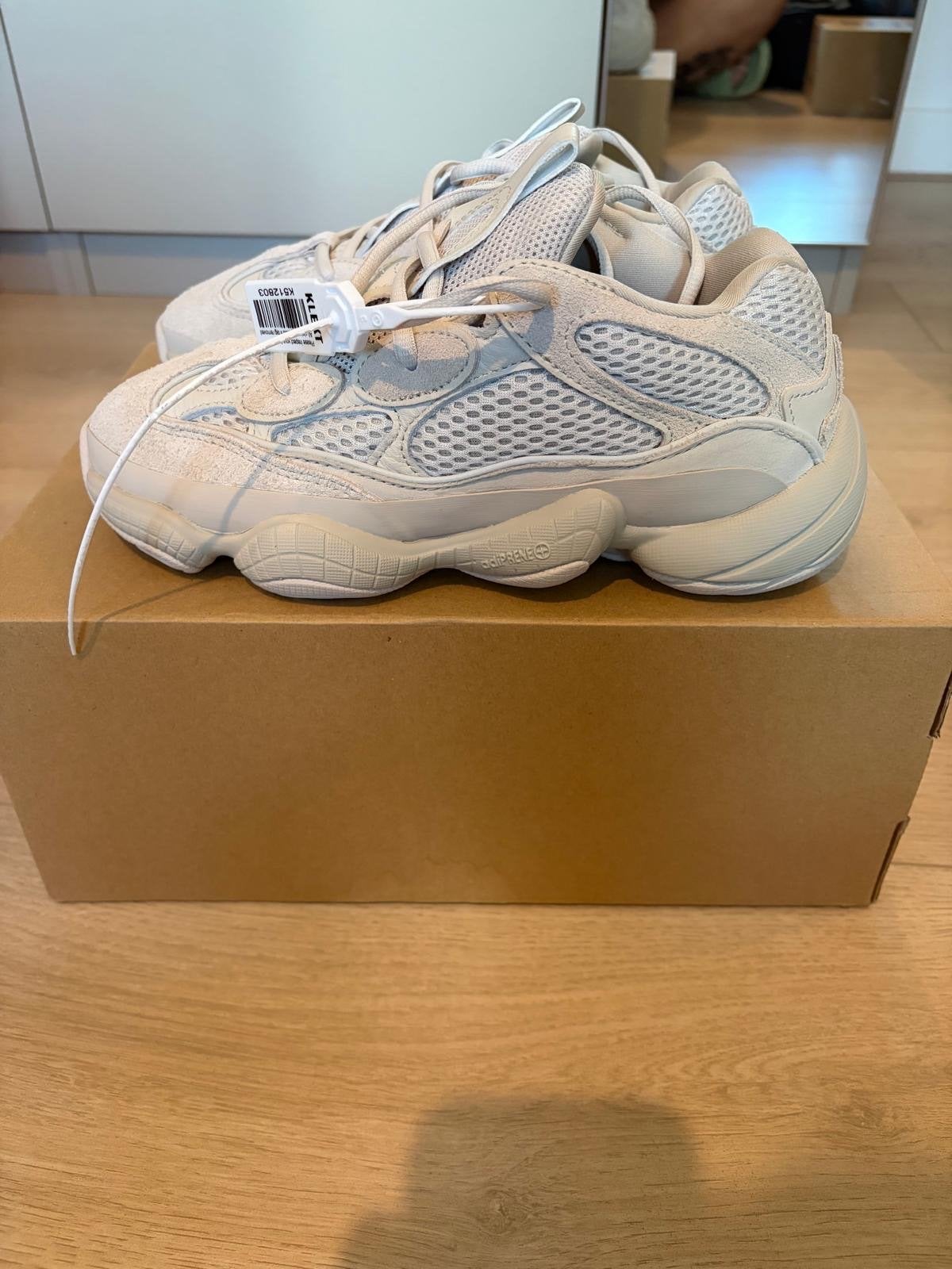 Yeezy 500 Blush - Maat 38, Kleding | Heren, Ophalen of Verzenden, Nieuw, Overige kleuren, Sneakers of Gympen
