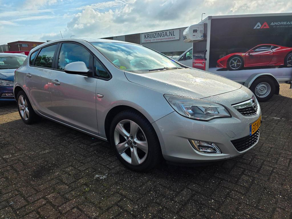 Opel Astra 1.6 Edition 5-deurs AIRCO/cruise, Voorwielaandrijving, Euro 5, Electronic Stability Program (ESP), 680 kg