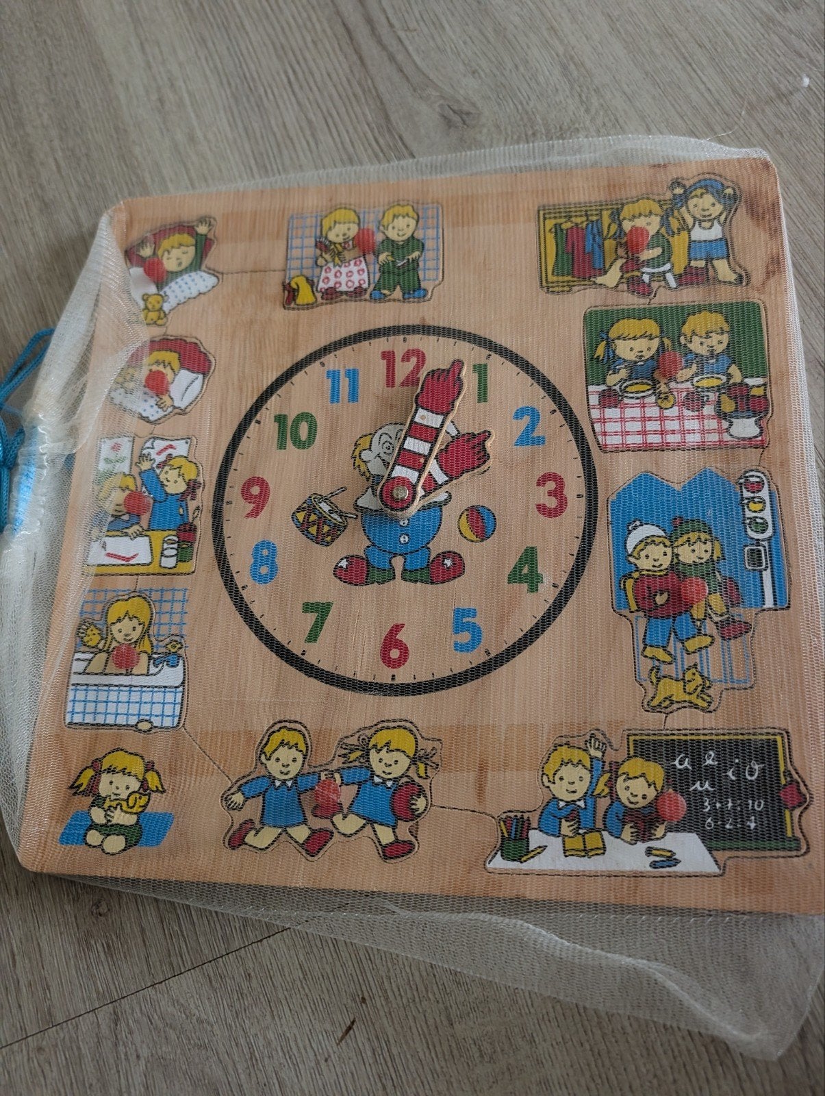 Houten Puzzel: Leer Klokkijken met Dagelijkse Activiteiten, Kinderen en Baby's, Ophalen of Verzenden, Gebruikt, Puzzelen