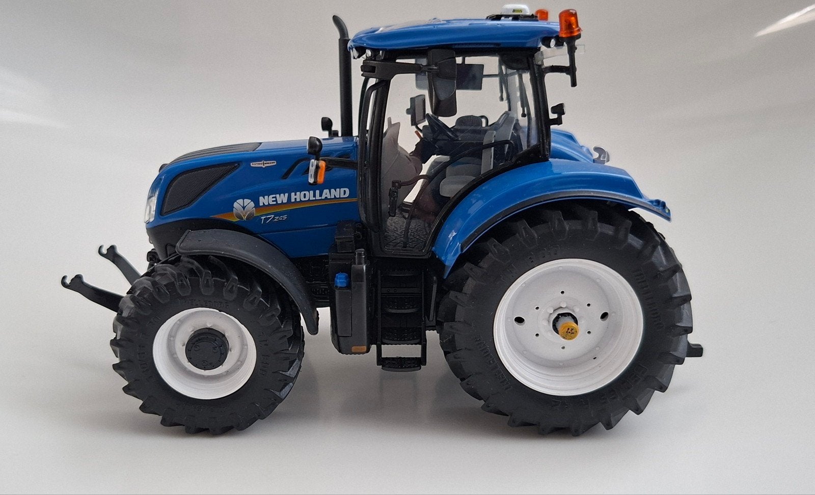 New Holland T7.245 verbouwd, Ophalen of Verzenden, Nieuw, Tractor of Landbouw, Universal Hobbies