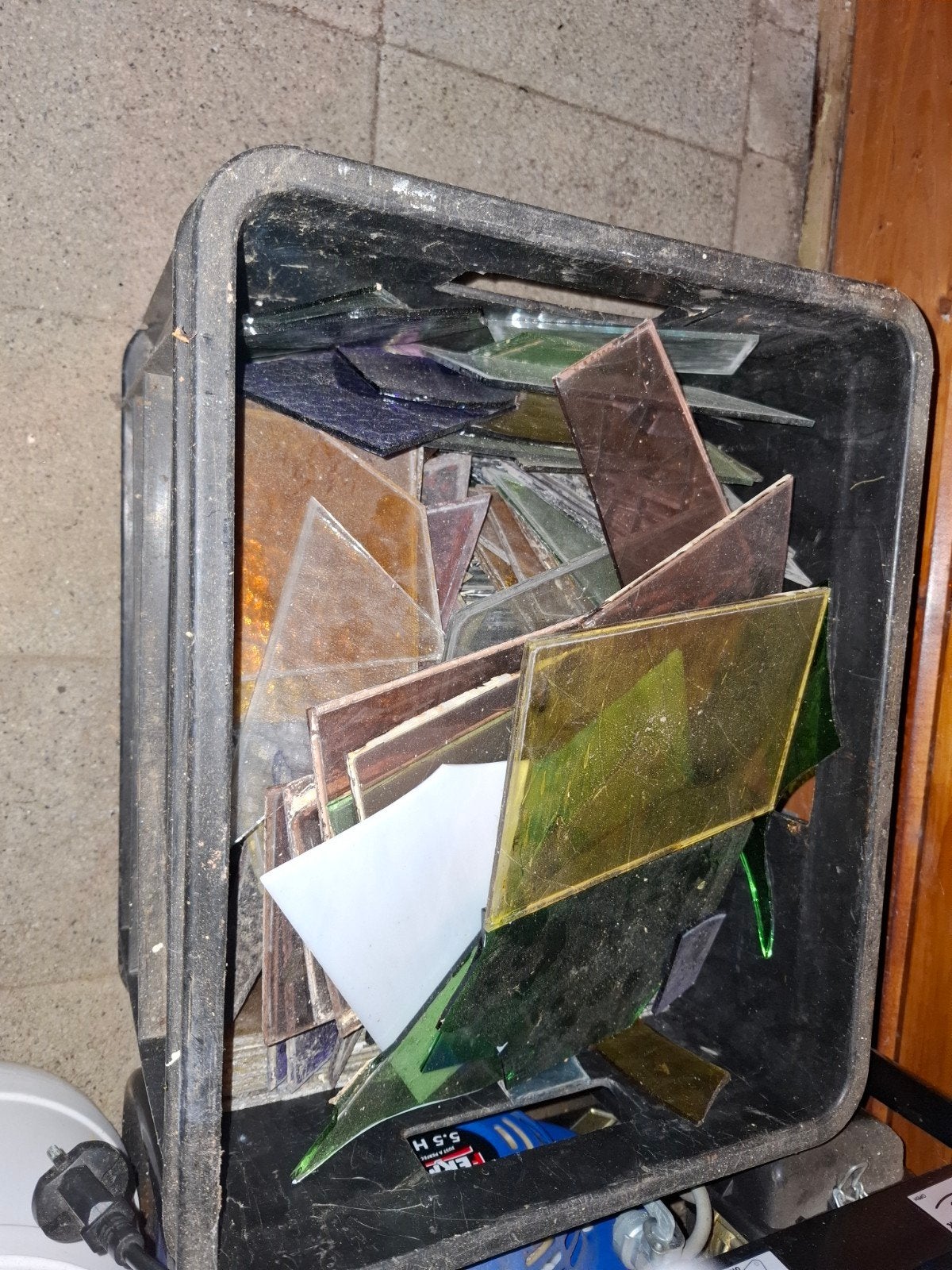 Stukken glas tbv glas in lood diverse kleuren., Doe-het-zelf en Verbouw, Glas en Ramen, Ophalen, Gebruikt, Minder dan 80 cm, Glasplaat