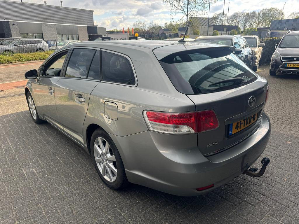 Toyota Avensis Wagon 1.8 VVTi Dynamic AUTOMAAT CAMERA TREKHA, Auto's, Toyota, 15 km/l, 4 cilinders, Automatische klimaatregeling