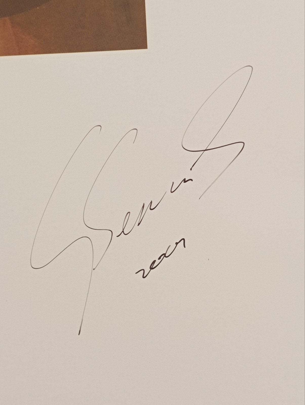 2 foto's modellen met zonnebloemen 1 gesigneerd, Ophalen of Verzenden