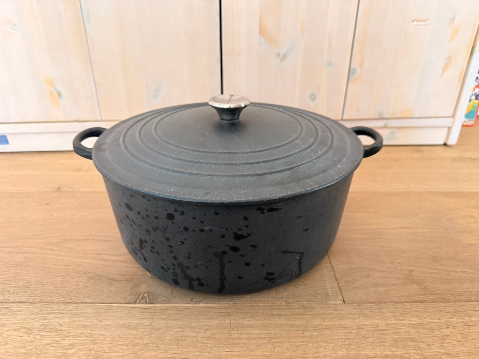 Grote Le Creuset Braadpan Maat 30 (8,4L) Zwart (Gebruikt), Huis en Inrichting, Gebruikt, Gietijzer, Le Creuset, Ophalen of Verzenden