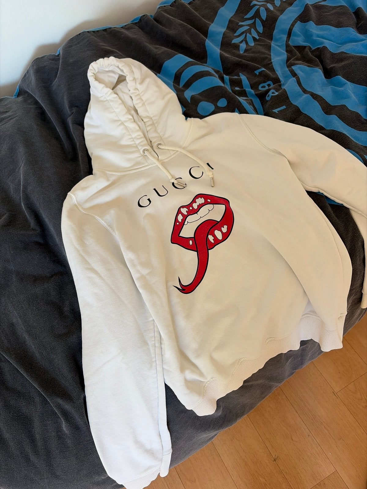 Gucci hoodie met lippenprint - Maat S, Ophalen of Verzenden, Zo goed als nieuw, Maat 36 (S), Wit