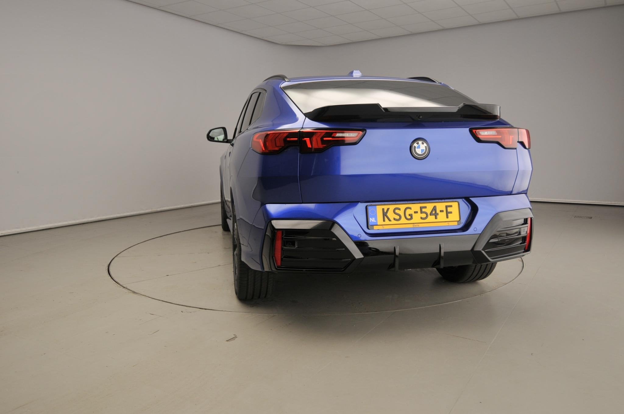 BMW X2 sDrive20i | M-Sportpakket | LED | HUD | Active cruise, Auto's, Dealer onderhouden, 1800 kg, Met garantie (alle), Blauw