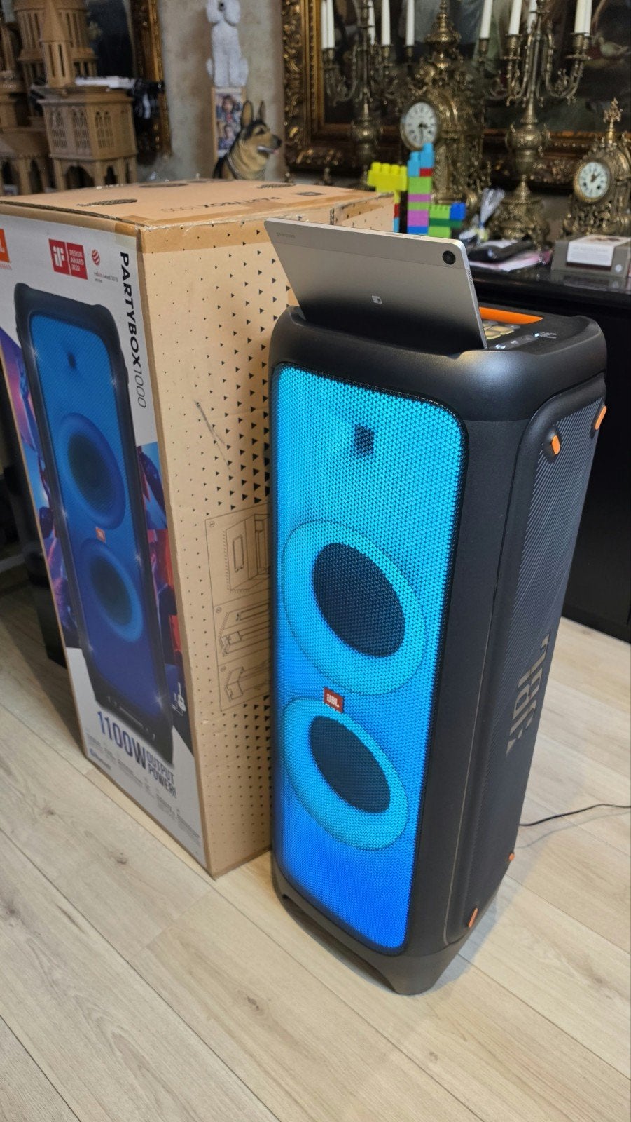 ZGAN JBL Partybox 1000 1100Watt+draadlos microf+orloge+DJ, 150 watt of meer, JBL, Party speaker, Ophalen of Verzenden
