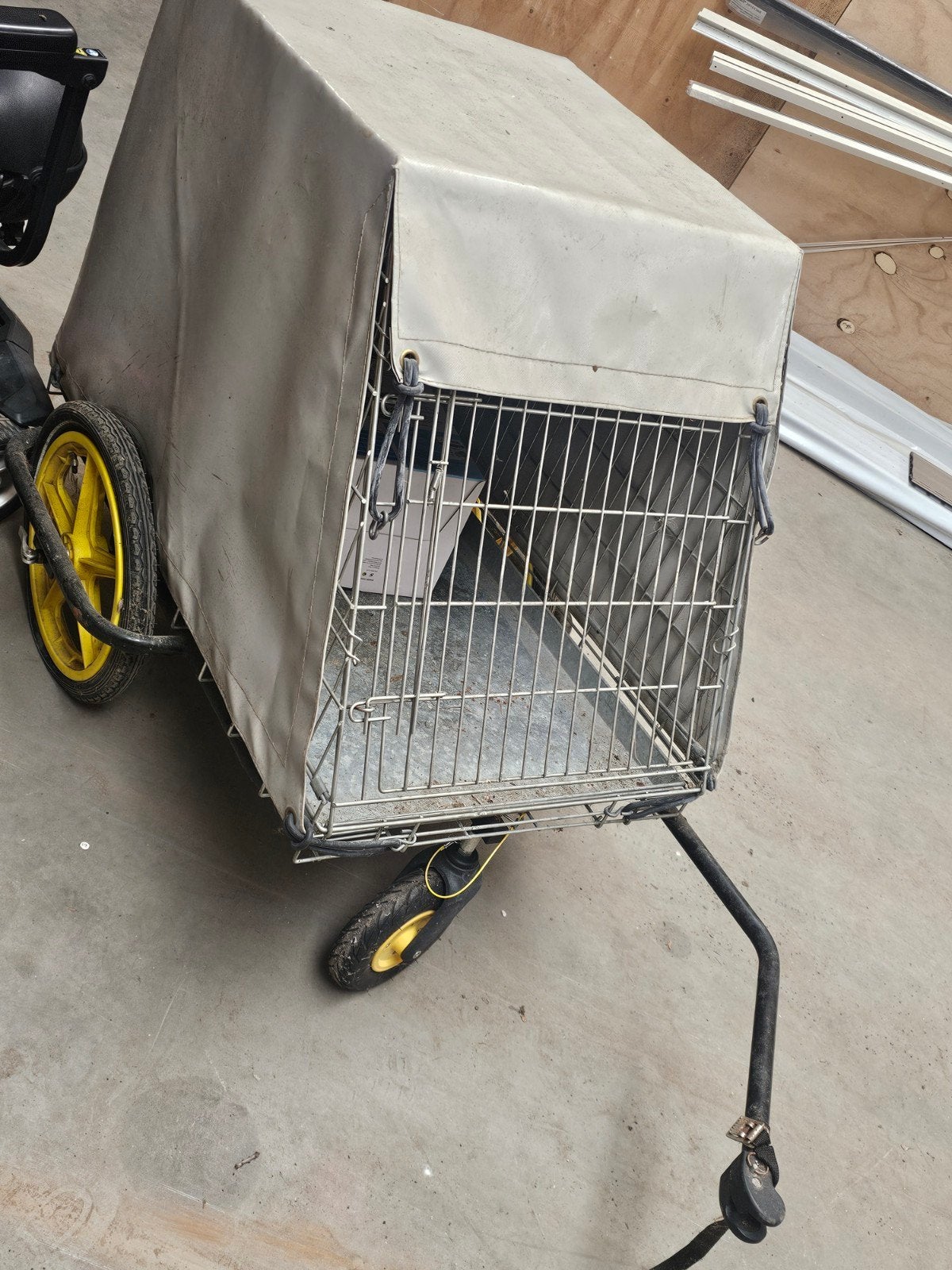 Hondenfietskar met kooi en afdekzeil, Ophalen, Gebruikt, Hondenkar, 20 tot 40 kg