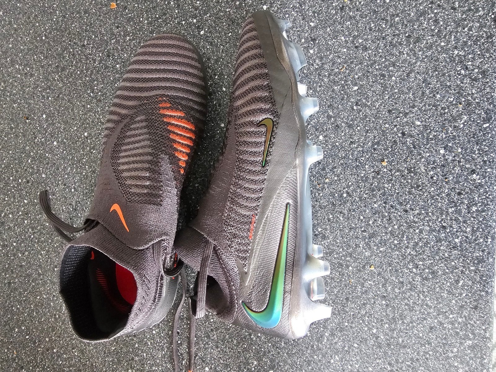 Brand new Nike Phantom voetbalschoenen, Sport en Fitness, Voetbal, Maat XS of kleiner, Schoenen, Nieuw, Ophalen of Verzenden