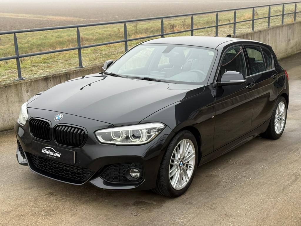 BMW 1-Serie M-Sport 136pk Aut 2018 Zwart, Auto's, BMW, Zwart, Bedrijf, 650 kg, 3 cilinders