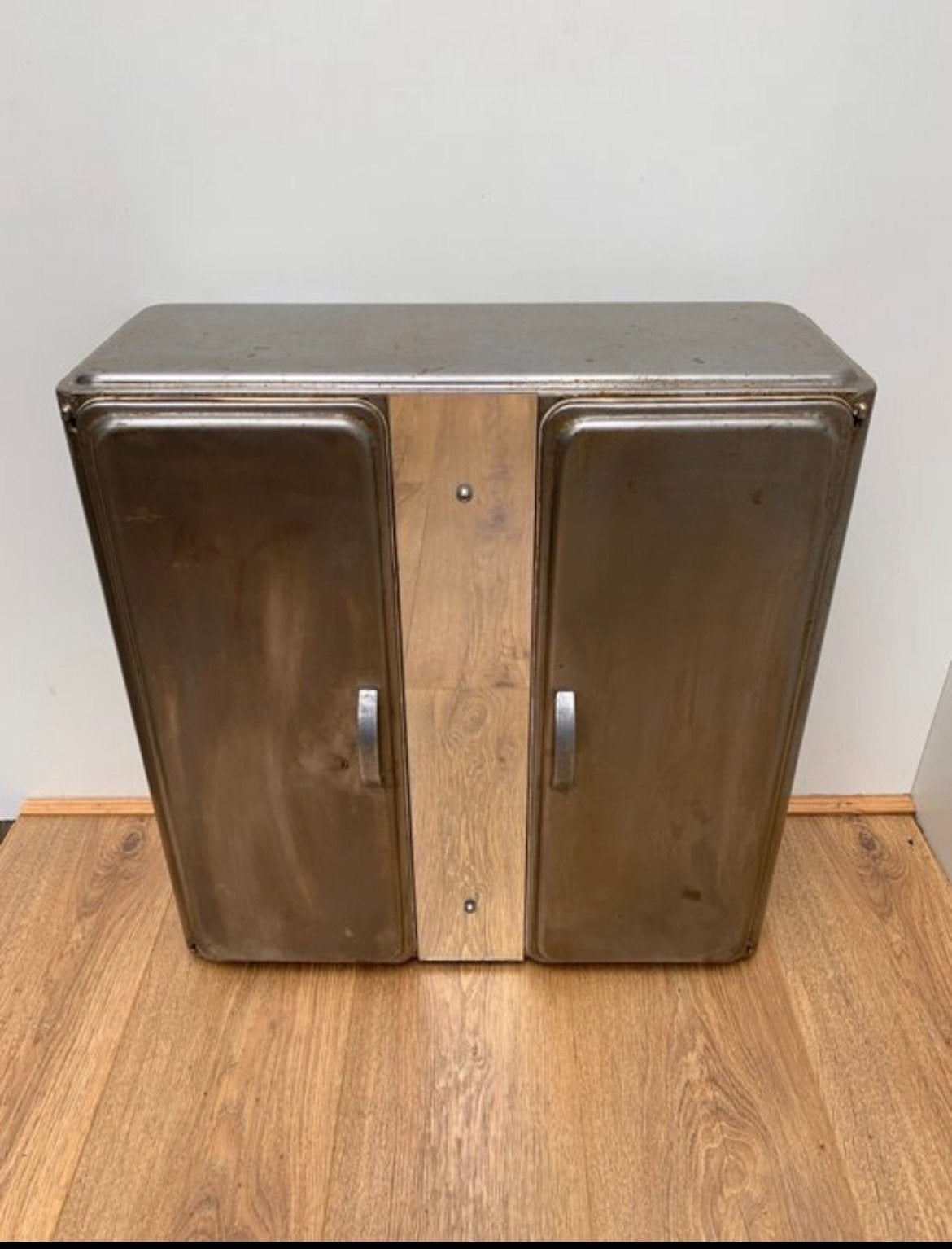 Vintage Medicijnkastje Metaal 55x52x22 cm, Huis en Inrichting, Kasten | Overige, Ophalen of Verzenden, Gebruikt