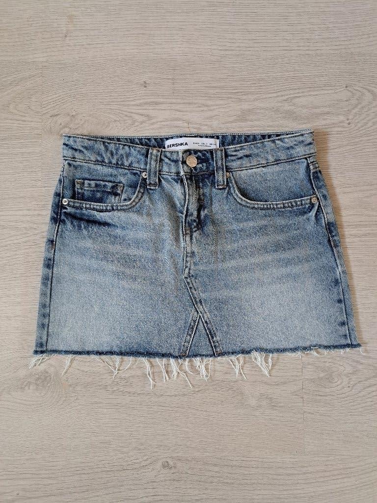 spijkerrok (Bershka) 32, Blauw, Zo goed als nieuw, Maat 34 (XS) of kleiner, Boven de knie
